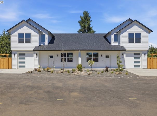 1251 brown, Woodburn, OR 97071