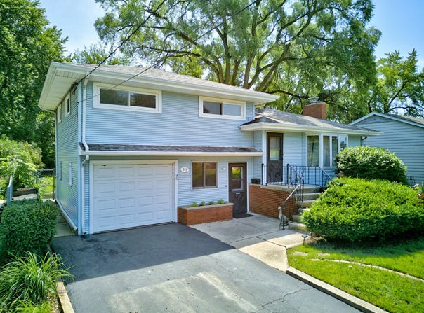 911 David Street, Antioch, IL 60002