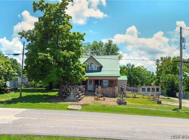 859 HWY 42, Iberia, MO 65486