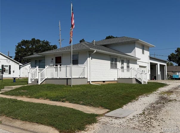 122 W Elm Street, Palmyra, MO 63461