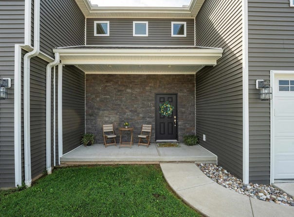 16 Residence Drive, Winfield, WV 25213