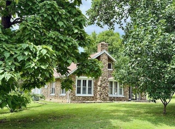 204 E 3rd Street, Mountain View, MO 65548