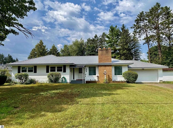 409 N Front Street, Lake City, MI 49651