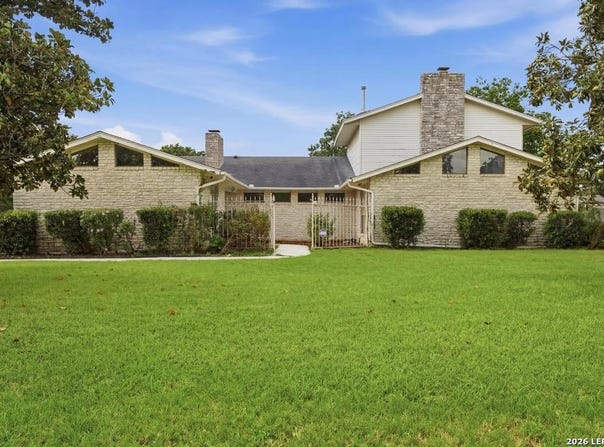 1633 WILLOW CREEK RD, Seguin, TX 78155