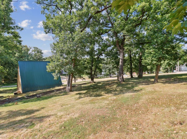 Centerpoint Drive, Montezuma, IA 50171