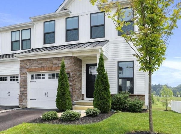 34 SAGE Way, MOUNT LAUREL, NJ 08054