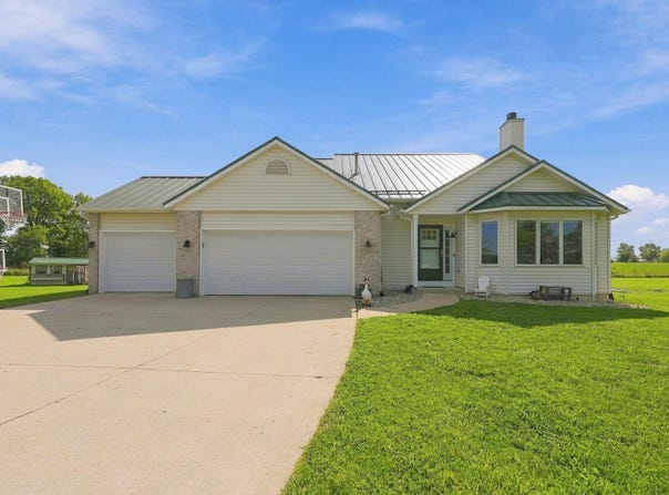 9009 Hamilton Road, Yoder, IN 46798-9727