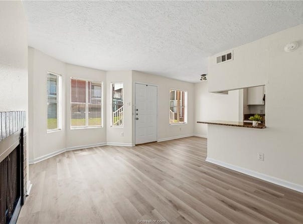 4441 Old College, Bryan, TX 77801