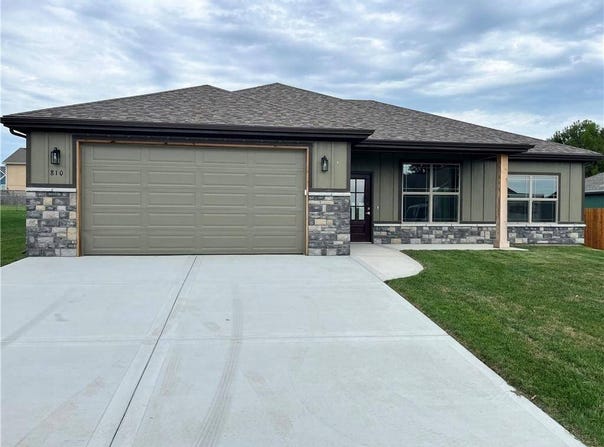 810 Timberline Drive, Cameron, MO 64429