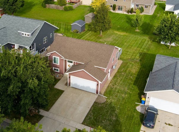 919 Deer Lane, Brookings, SD 57006