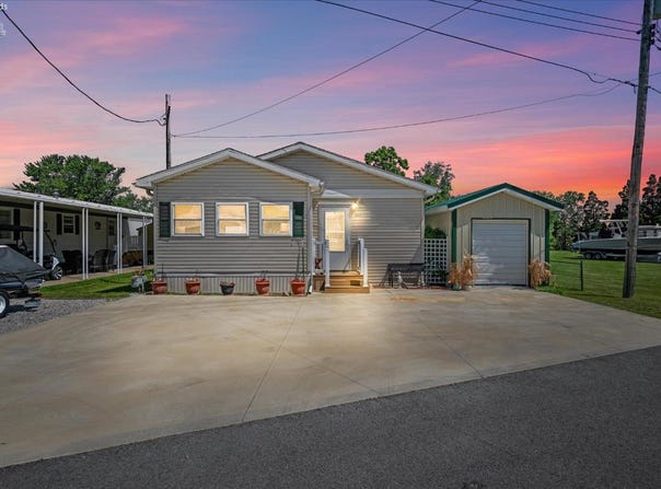 2845 W Risingsun Road, Port Clinton, OH 43452