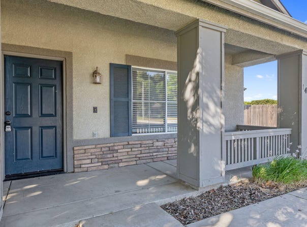 1404 Bradley Court, Exeter, CA 93221