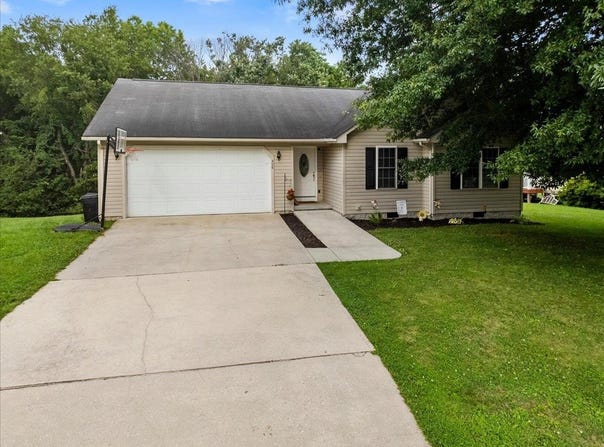 408 GILES Avenue, Dublin, VA 24084