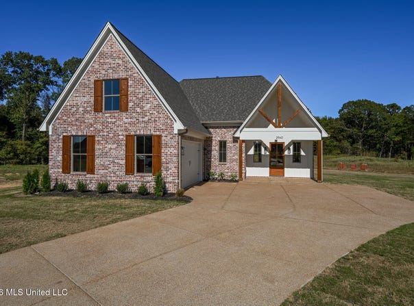 2960 Molly Cove, Nesbit, MS 38651