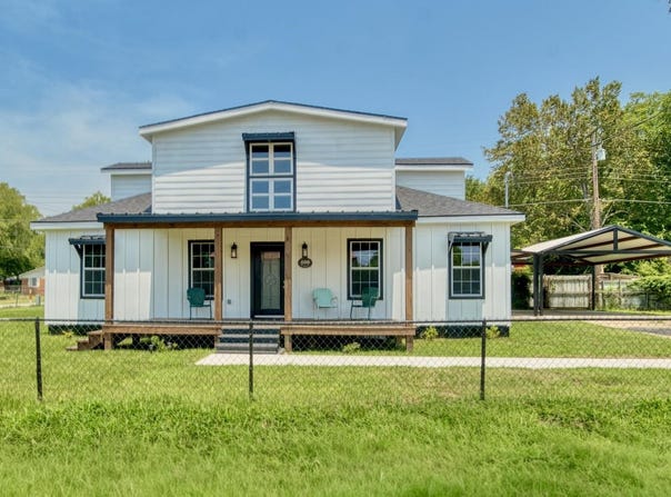 400 N Lake St., Waskom, TX 75692
