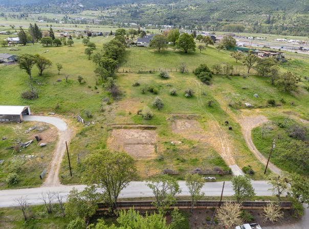 198 E Butler Lane, Ashland, OR 97520