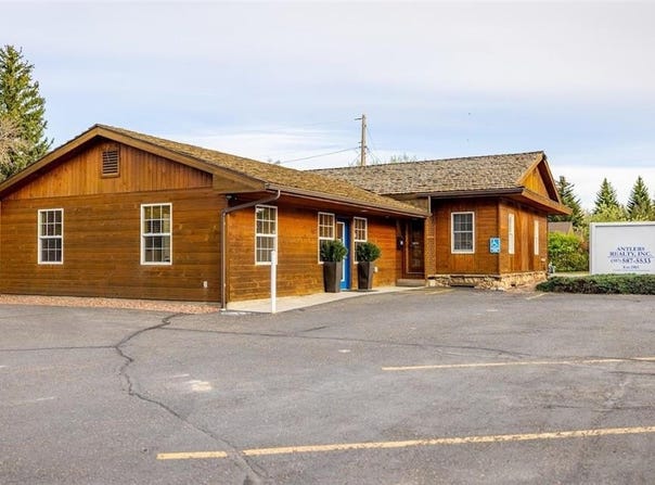 802 Canyon Ave, Cody, WY 82414