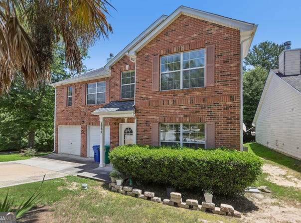 1586 Rice Square, Lithonia, GA 30058