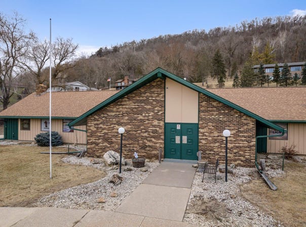 401 Rolling View Drive, Rollingstone, MN 55969