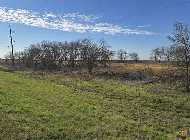 2335 US 77, Lott, TX 76656