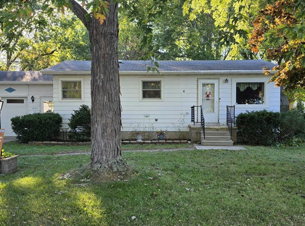 5088 Oakhurst Court, Bay City, MI 48706