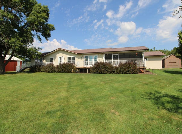 285 250th Street, Ogden, IA 50212