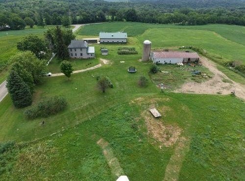 S6837 Crest Road, Hillpoint, WI 53937