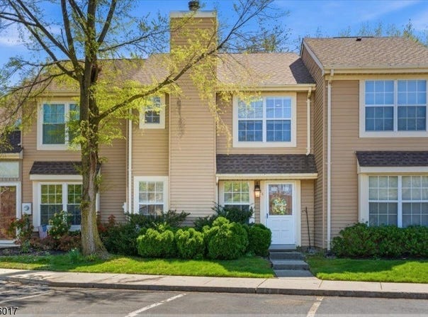 26 Alameda Ct, Eatontown Boro, NJ 07724-2533