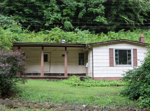362 Rakes Ridge Road, Birchleaf, VA 24220