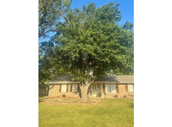 2601 S Park Street, Commerce, TX 75428
