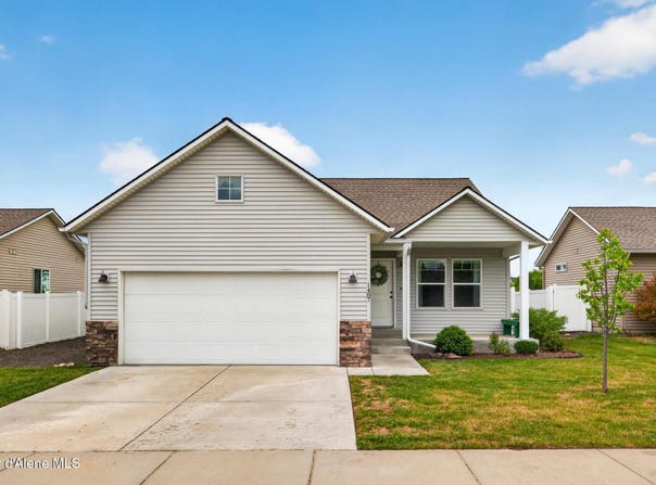1487 E YELLOWSTONE Ave, Post Falls, ID 83854
