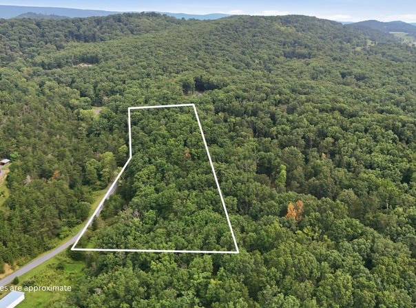 28 EWING ESTATES, BAKER, WV 26801