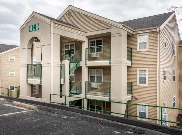 525 Valley View Road, Branson, MO 65616