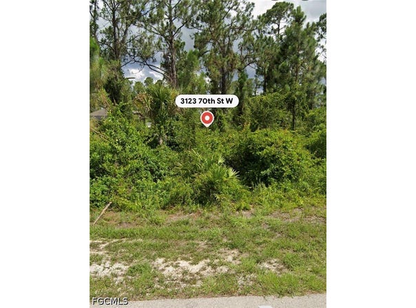 3123 70th Street W, Lehigh Acres, FL 33971
