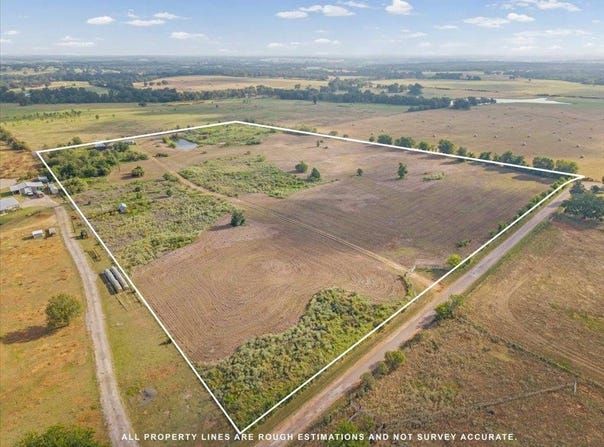 1265 County Road 410, Lexington, TX 78947