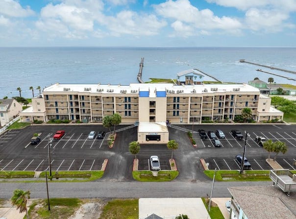 1021 Water Street, ROCKPORT, TX 78382