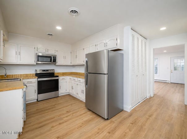 37 Cambridge Circle, Manchester, NJ 08759