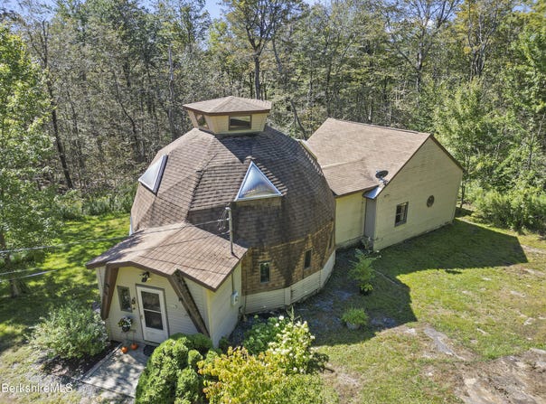 152 Sir Edwards Way, Becket, MA 01223