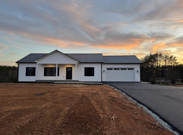 6478 Scruggs Rd, Moneta, VA 24121