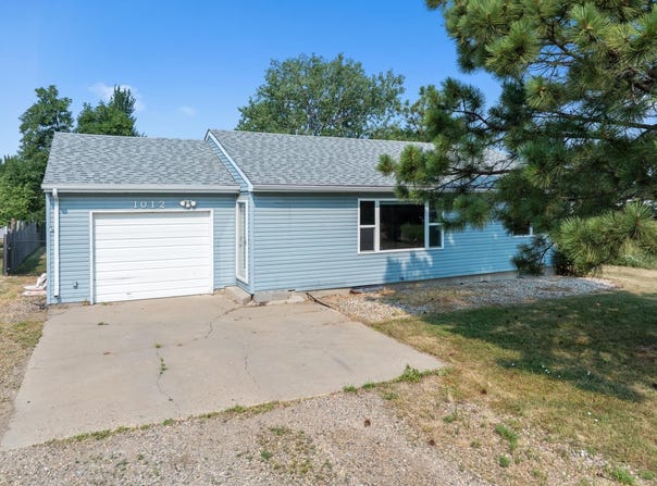 1012 44th St., Minot, ND 58701
