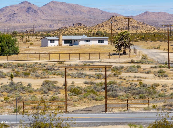 18531 E Palmdale Boulevard, Palmdale, CA 93591
