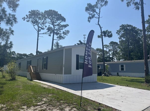 216 Redwood Dr, Newport, NC 28570