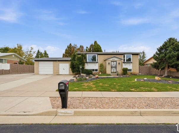 21 W 6830 S, Murray, UT 84107