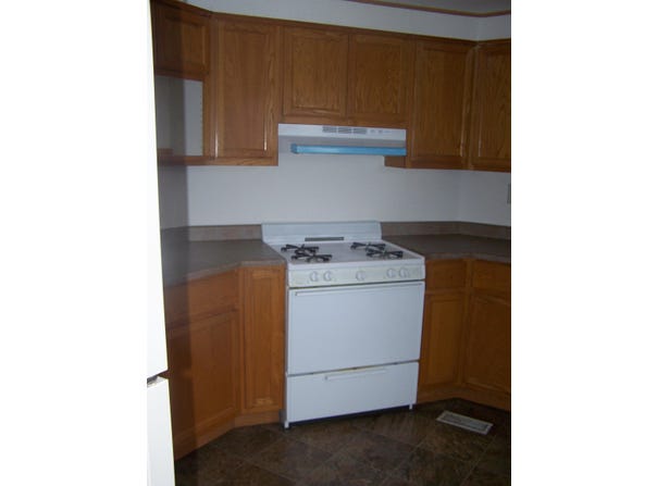 991 E Lookout Dr, Glenrock, WY 82637