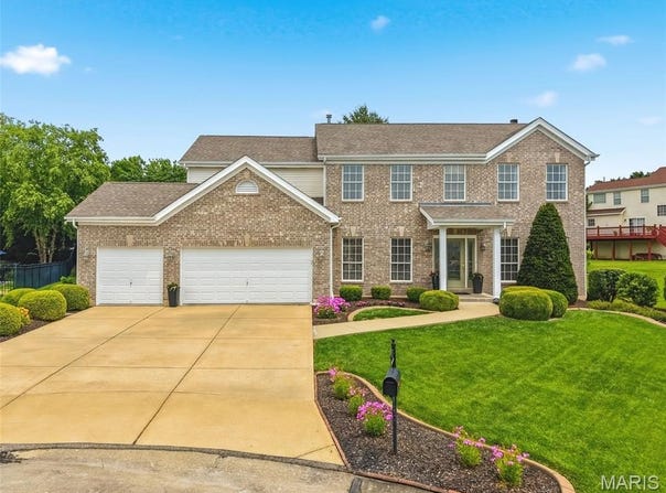 723 Hawk Run Drive, O'Fallon, MO 63368