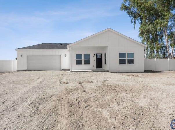 629 W Neckel Rd, Imperial, CA 92251
