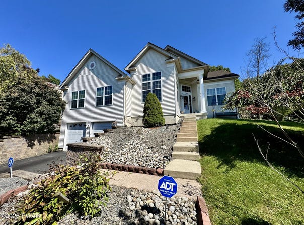 1610 Big Ridge Drive, East Stroudsburg, PA 18302