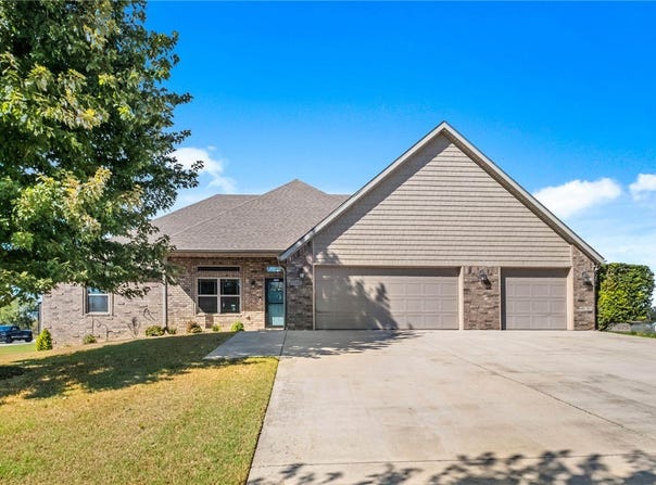 13425 Loyle Lane, Gravette, AR 72736