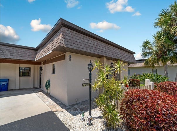 1708 LAKESIDE Drive, VENICE, FL 34293