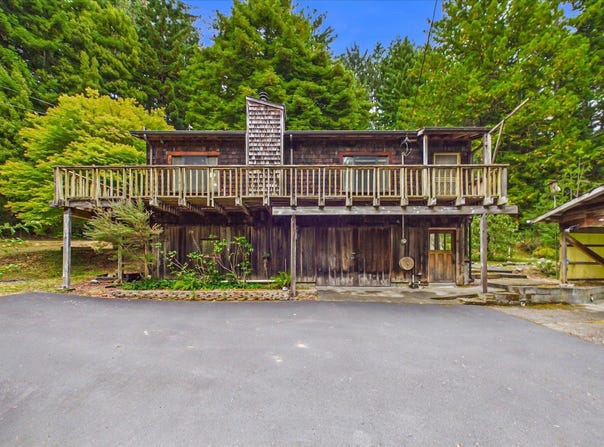 3045 Pigeon Point Road, Eureka, CA 95503